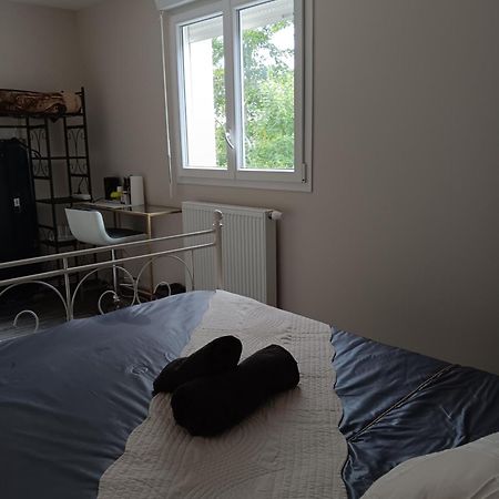 Chambre Privee Dans Une Maison Familiale Charmes  Экстерьер фото