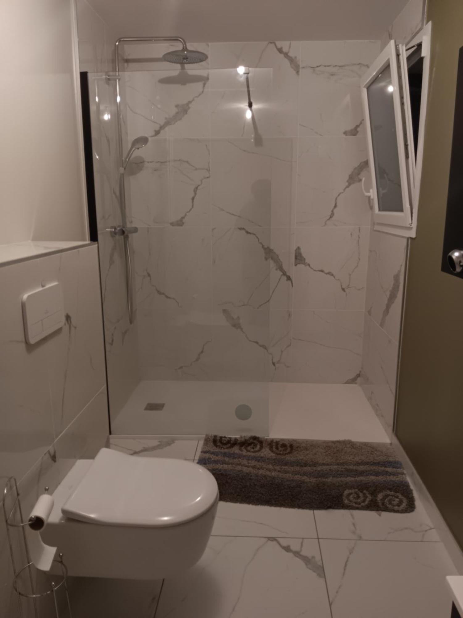 Chambre Privee Dans Une Maison Familiale Charmes  Экстерьер фото