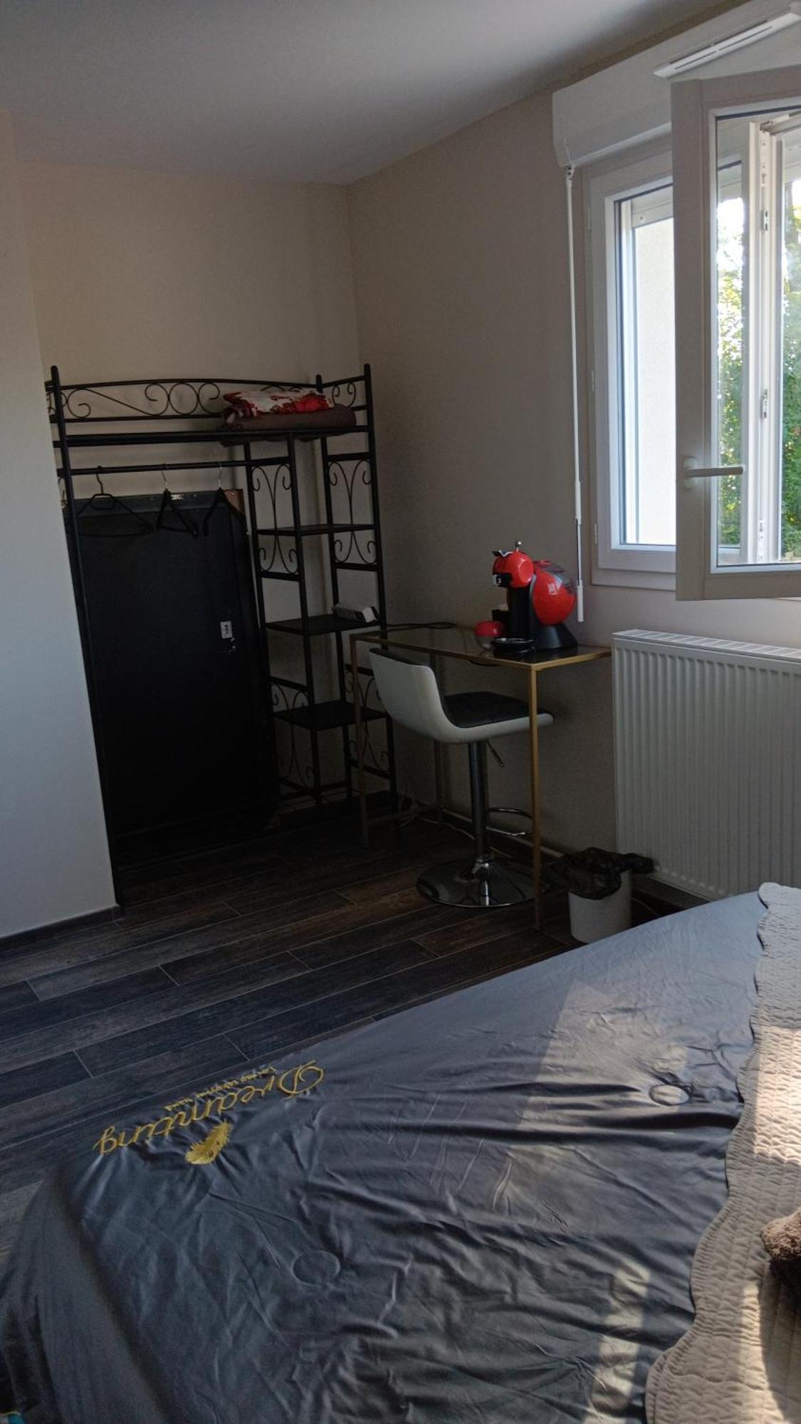 Chambre Privee Dans Une Maison Familiale Charmes  Экстерьер фото
