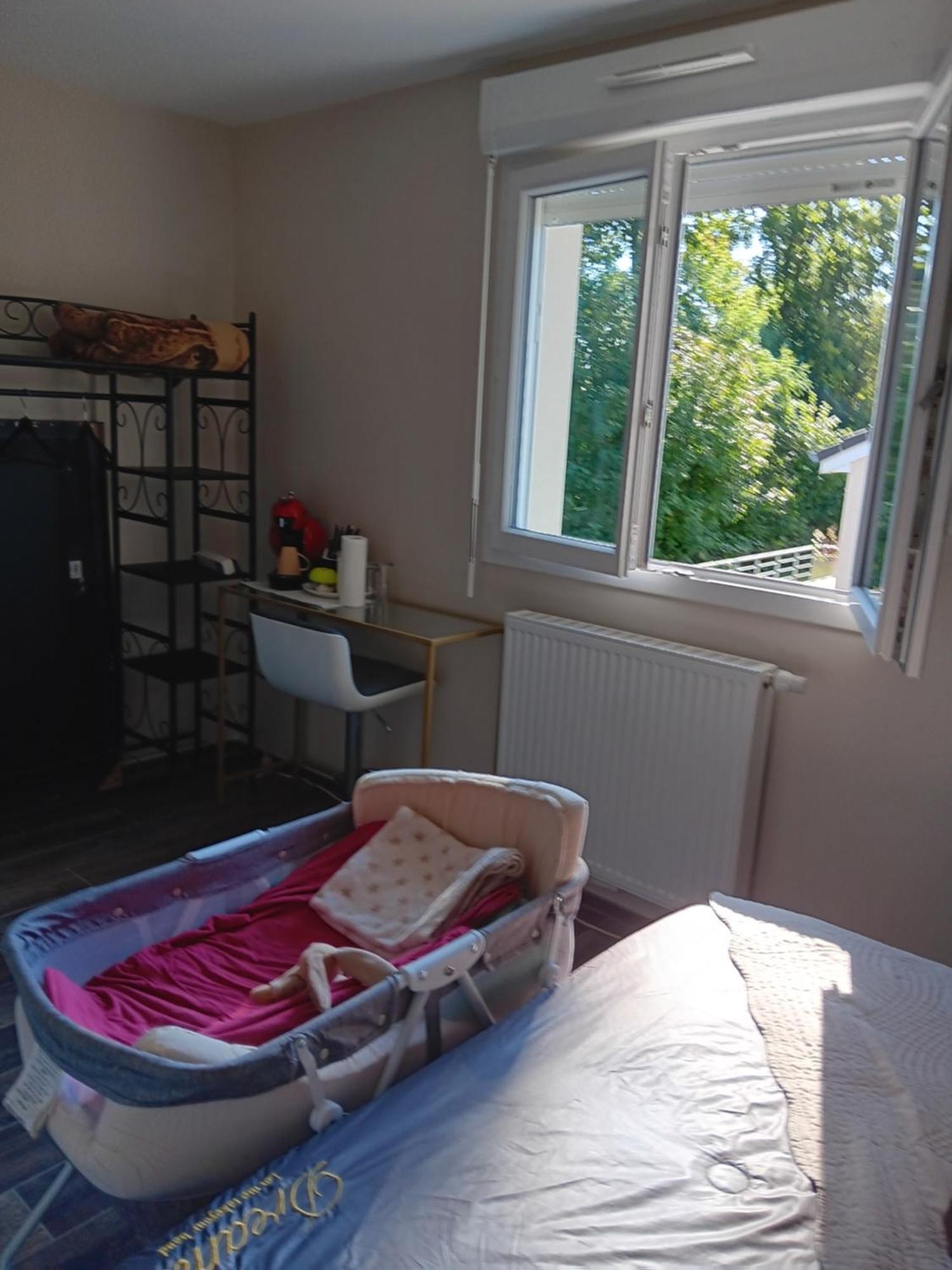 Chambre Privee Dans Une Maison Familiale Charmes  Экстерьер фото