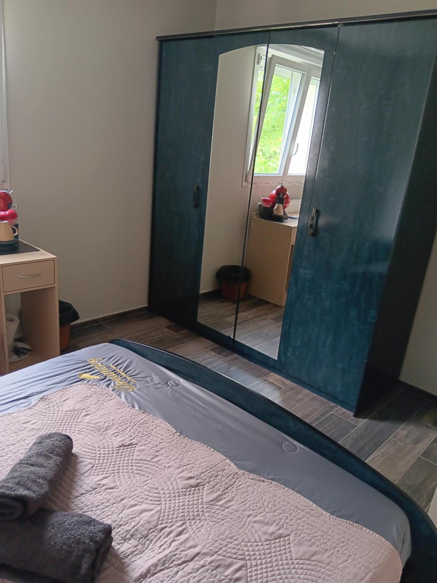 Chambre Privee Dans Une Maison Familiale Charmes  Экстерьер фото