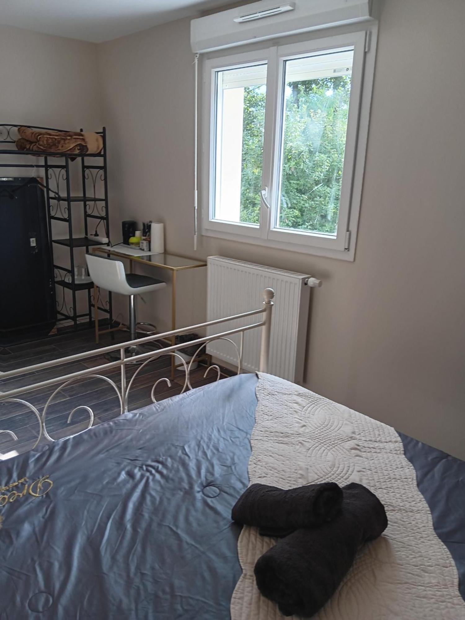 Chambre Privee Dans Une Maison Familiale Charmes  Экстерьер фото